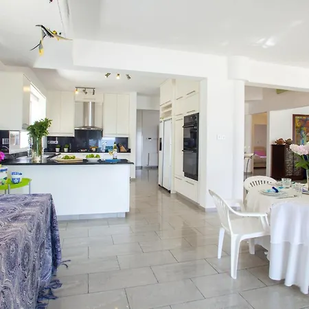 Luxury With Special Sea Views Meneou