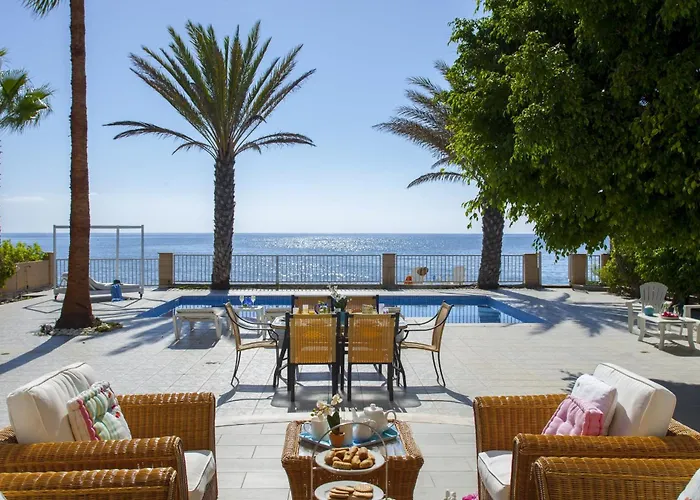 Luxury With Special Sea Views Villa *