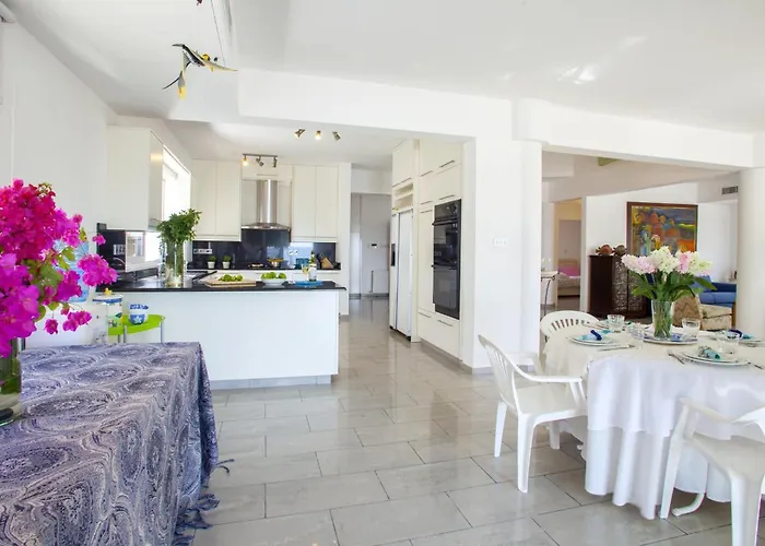 Luxury With Special Sea Views Meneou